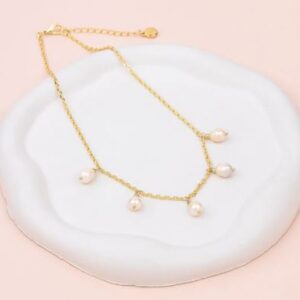 Short Yellow Gold Fine Chain W 5 Pearl Necklace